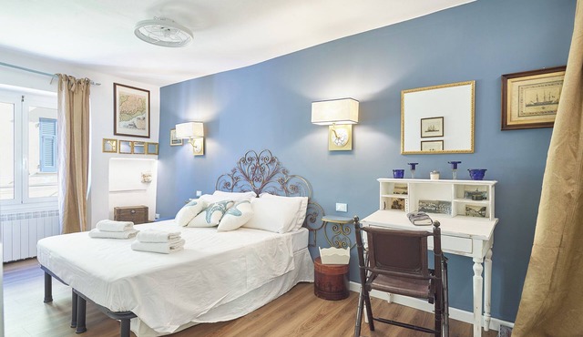 La Medusa Blu - Two Bedroom Apartment, Sleeps 4