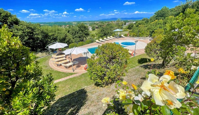 LAKE VIEW-BOLSENA. EXCEPTIONAL VILLA. POOL/JACUZZI. SLPS 24. EXCLUSIVELY YOURS!