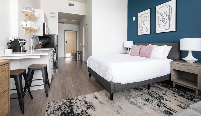 Landing | Beautiful Studio, Gym, Clubhouse