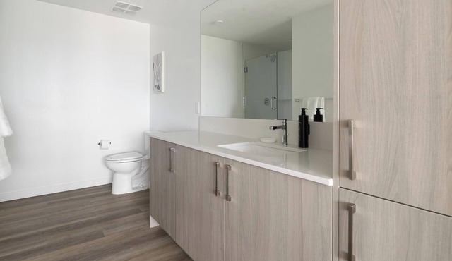 Landing | Incredible 2BD, Pool