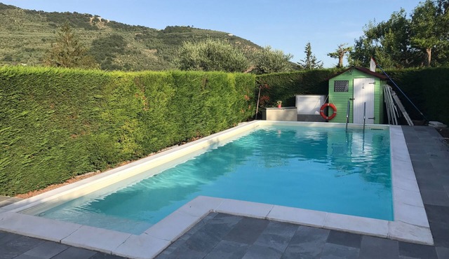 Large apartment with pool and garden, ideal for families, 10 km from the sea.