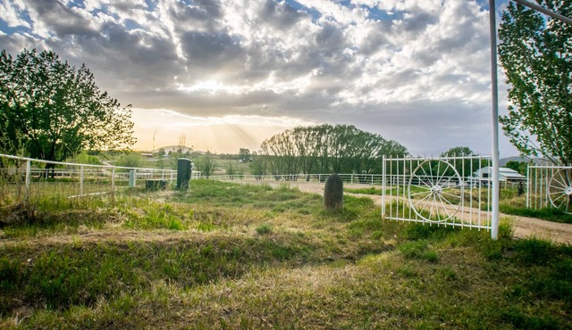 Large Private Ranch, Dog Friendly, Hot Tub, Pool Table, Week and Month Discounts