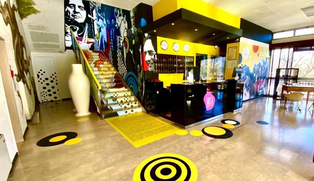 LH Hotel Arca Street Art