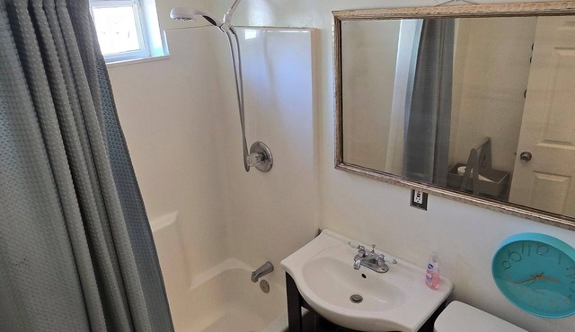 Long Term 2 Months or more studio with AC and WiFi in marvelous Temple City