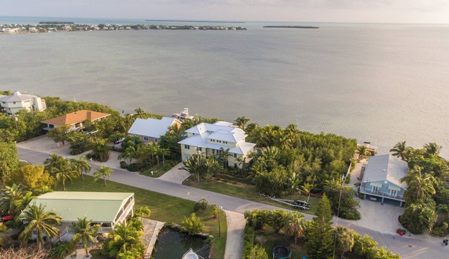 Looking for the ultimate Keys Vacation here it is 4 bedroom 3.5 Bath Pool Home