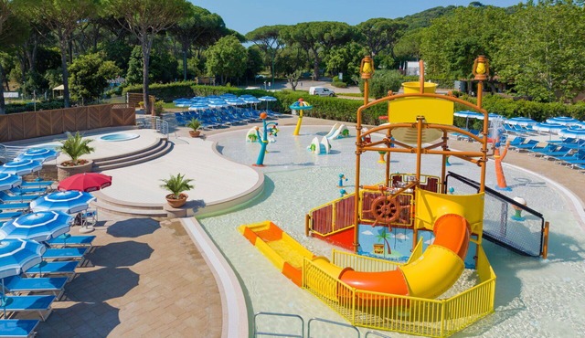 Lovely apartment in villa for 5 guests with A/C, WIFI, pool, TV and patio