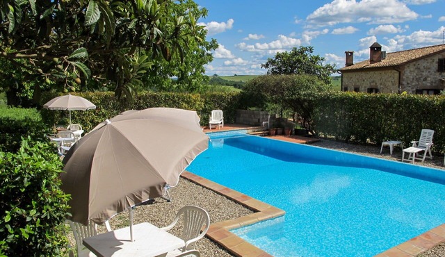 Lovely apartment in villa with A/C, pool, WIFI, TV, patio, pets allowed and panoramic view