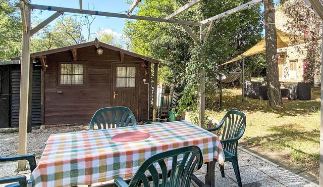 Lovely apartment for 5 people with WIFI, patio and pets allowed