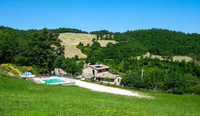 Lovely apartment in Mercatello S.M. (PU) with house a mountain view