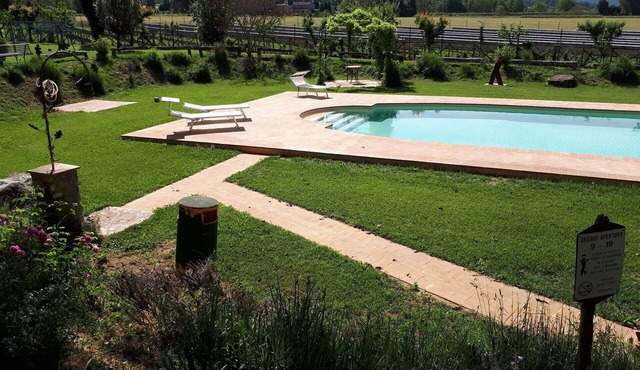 Lovely apartment for 7 people with WIFI, pool