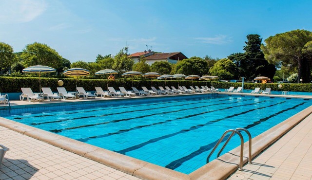 Lovely apartment for 4 people with A/C, pool, WIFI, TV, terrace and pets allowed