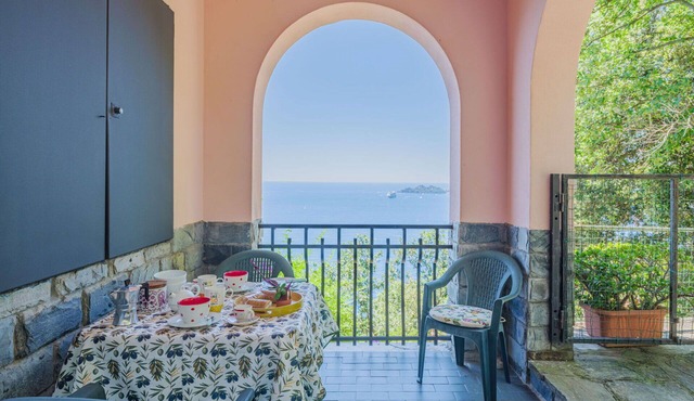 Lovely apartment for 4 people with TV, patio and pets allowed