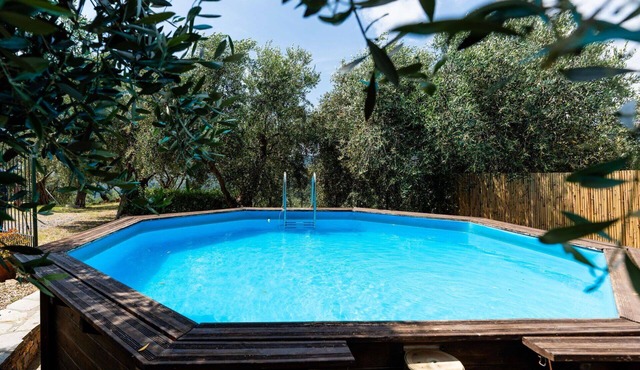 Lovely apartment for 6 guests with pool, WIFI, A/C, patio, pets allowed and panoramic view
