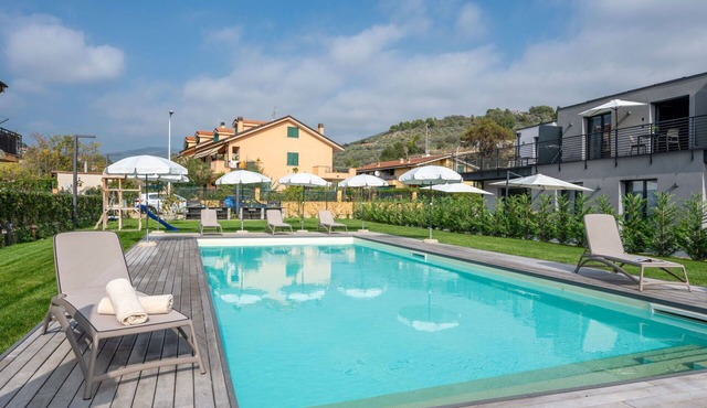 Lovely apartment for 6 guests with pool, A/C, WIFI, TV, terrace and pets allowed