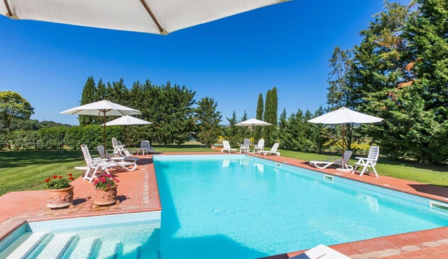 Lovely apartment in villa for 3 guests with A/C, pool, WIFI, TV and terrace