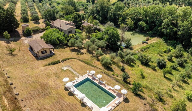 Lovely apartment in villa with WIFI, A/C, pool, TV, patio, pets allowed and panoramic view