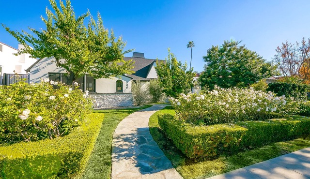 Lovely historic getaway with a firepit, free WiFi, & spacious layout