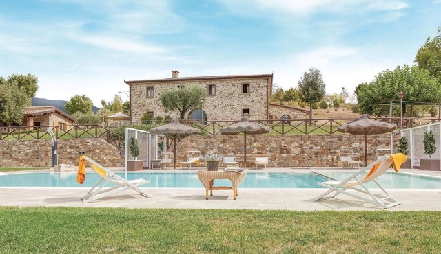 Lovely home in Bibbiena -AR-