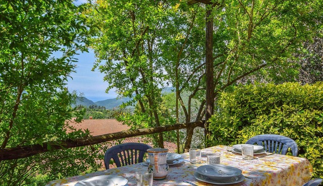 Lovely home in Deiva Marina with WiFi