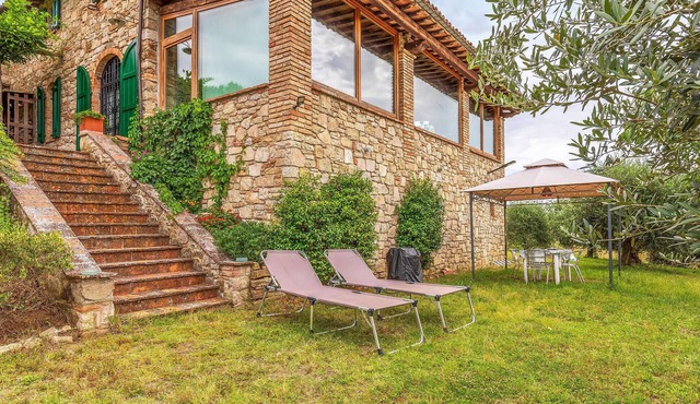 Lovely home in Monte C.di Vibio PG