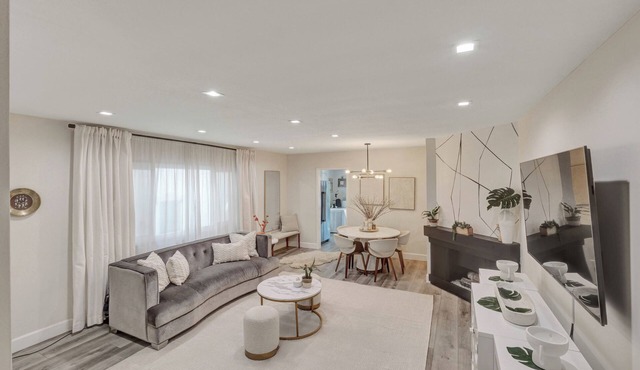 Lux Brentwood Condo in Prime Walkability of Brentwood. UCLA & Santa Monica adj