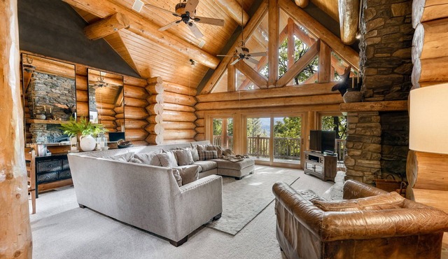 Luxurious Rustic Log Cabin- Moosehead Lodge Bass Lake in Wishon
