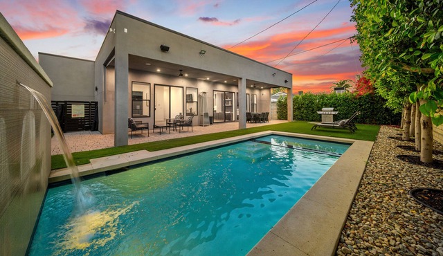 Luxury 4BDR Vantage Villa with pool&spa
