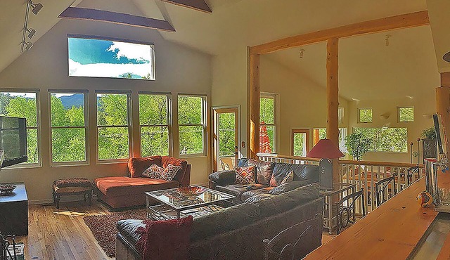 Luxury Creekside Craftsman Home - Alpine Splendor 6 Mins to Pearl, The Hill & CU