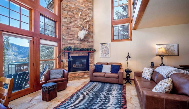 Luxury Elkpoint 1-True Ski-In Ski-Out, Family Villa