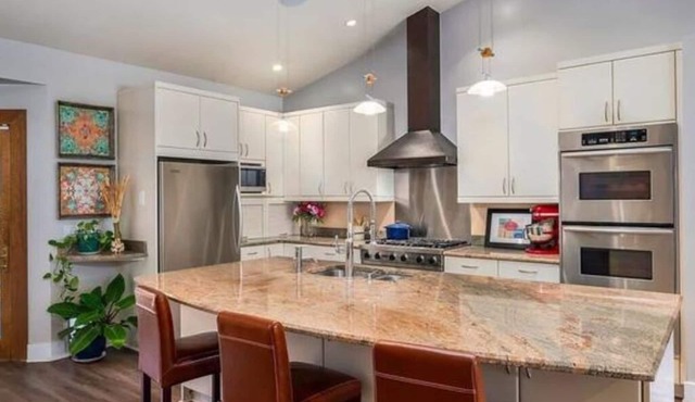 Luxury Greenwood Village Hot Tub Theater Sauna Chef's Kitchen Parks