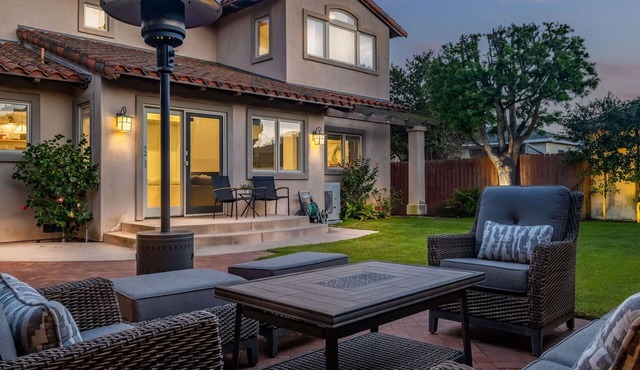 Luxury Retreat: Yard, Beach, MAJOR INTERNATIONAL SPORTING EVENT: Sleeps 10