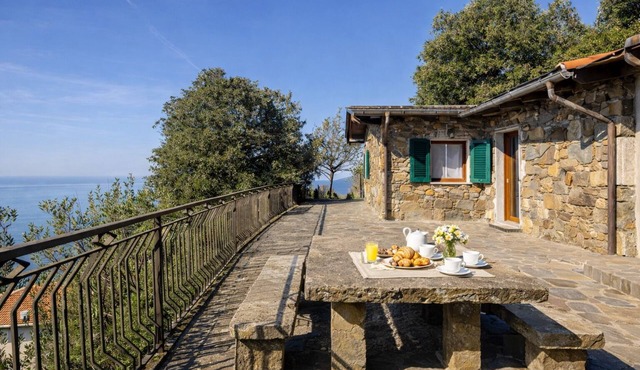 Luxury&Sea View Chalet by Michela