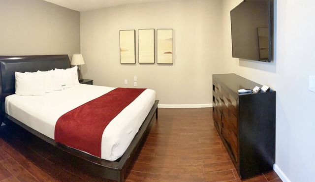 Luxury Suite Near Beaches, Dining & Shopping in South Bay Area