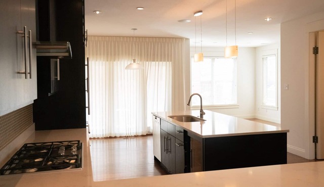 Luxury Townhome in Downtown Boulder - Club Access