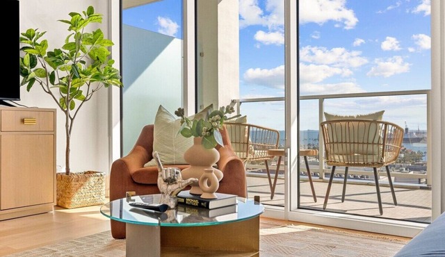 @ Marbella Lane - Cozy Retreat: 1BR in Long Beach