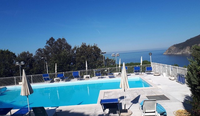 Marvellous sea view, balcony garden swimming pool