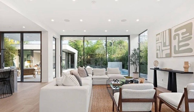 Maryland Modern - Architectural Masterpiece with Indoor & Outdoor Harmony