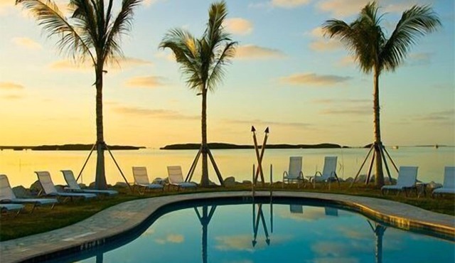Minutes to Library Beach Park! 2 Villa w/Living Area | Free Onsite Parking