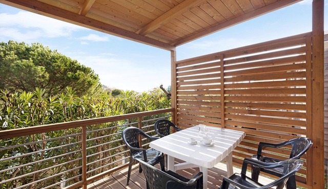 'Mobile Home Alloro 165' with Pool, Private Terrace & Wi-Fi