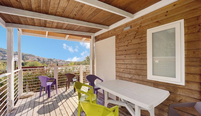 'Mobile Home Next 231' with Pool, Private Terrace & Wi-Fi