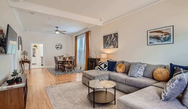 Mod Downtown Perfection | 3BD w/Patio | Fast WIFI