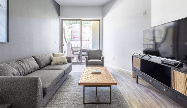Mod Westchester 1BR w/ Gym, Pool, nr. beach & LAX, by Blueground