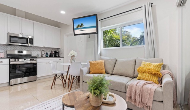 Modern ADU in Gardena – Perfect for Relaxing Stays