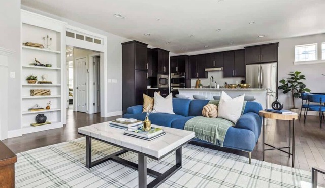 Modern Elegance | Pool Table | Walkable Area