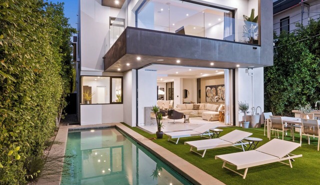 Modern Getaway In Los Angeles
