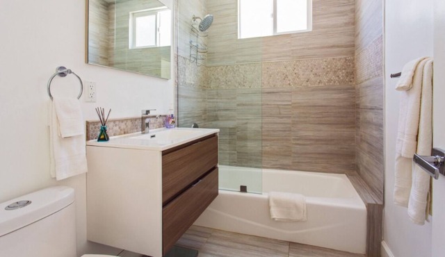 Modern Hollywood Apartment-Long Term Guests Welcome-Monthly Discounts