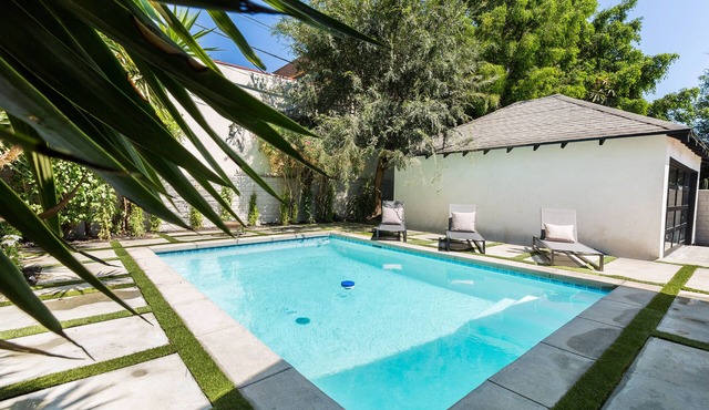 Modern Luxury Bungalow with a Pool in Larchmont Village