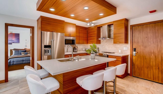 Modern Luxury Vail Condo, steps to Gondola | W101