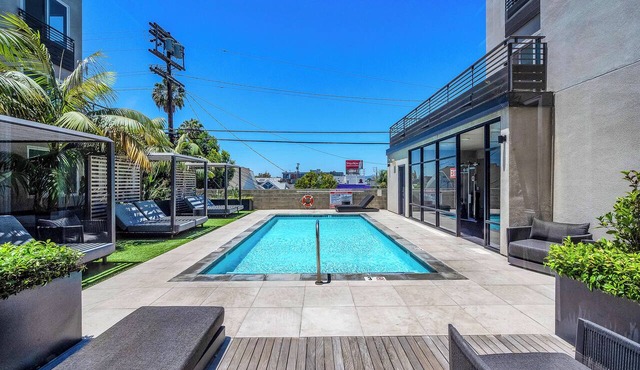 Modern Stylish Gillis House with Pool