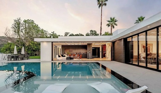 Monarch Modern - A Luxurious & Elegant Estate In The Heart Of Hollywood Hills